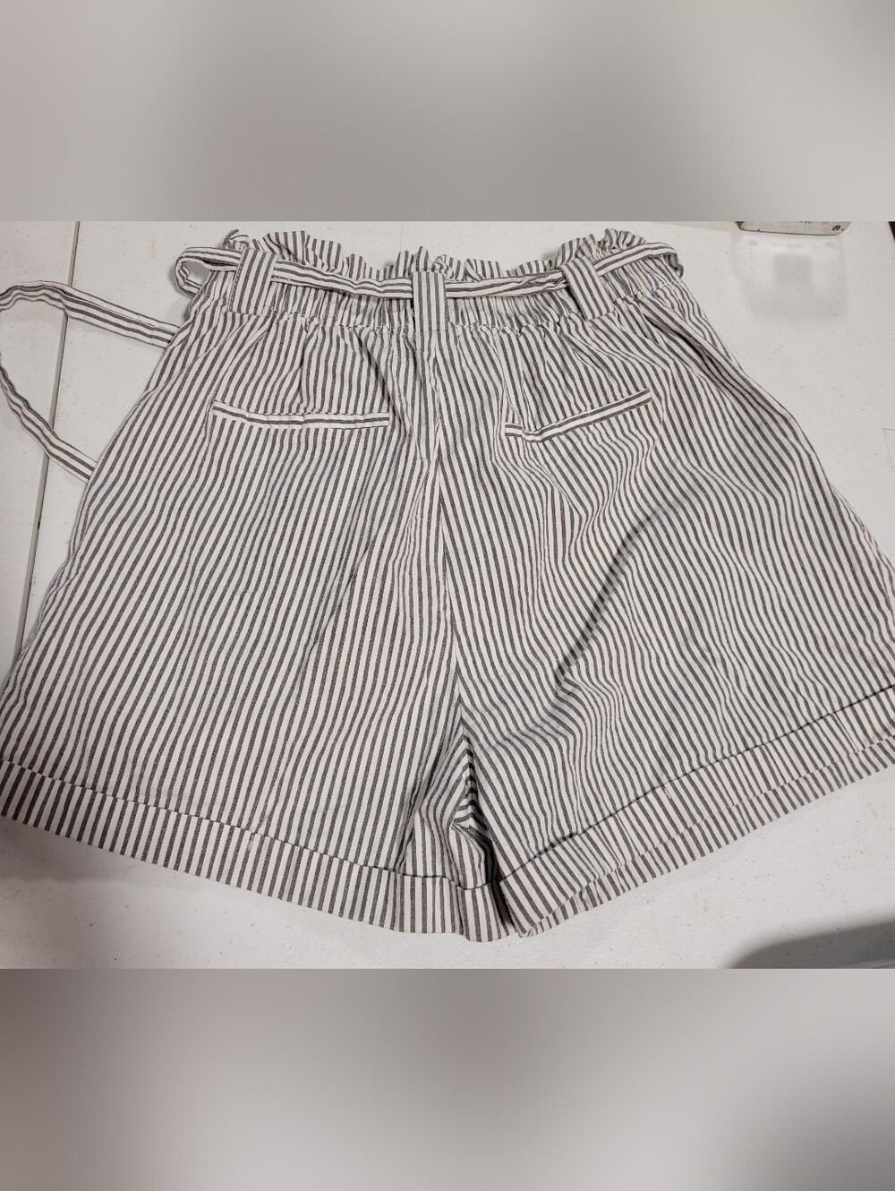 Forever 21 Vertical Stripe Paperbag Waist Shorts - Gray & White - Picture 3 of 3
